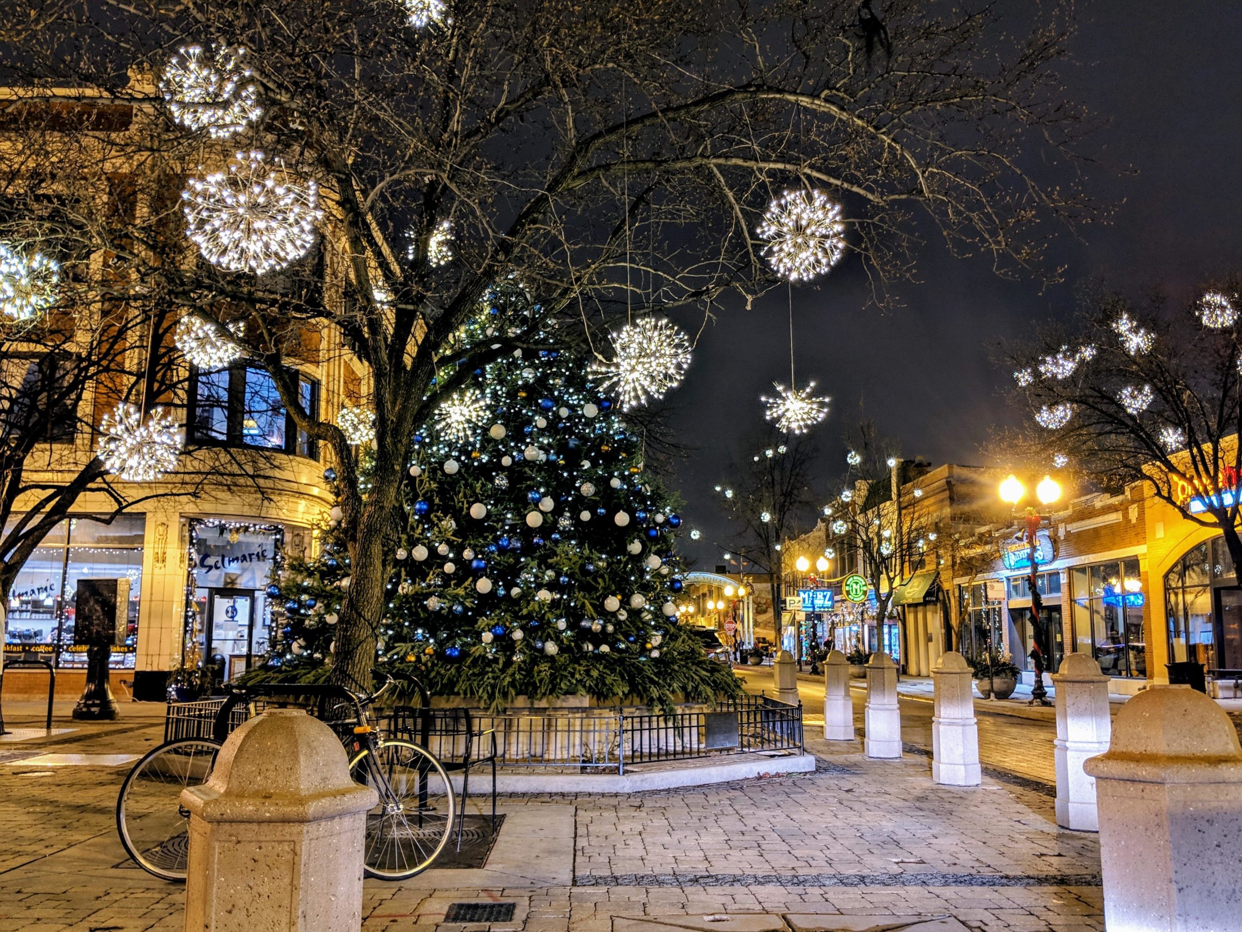 Lincoln Square Chicago